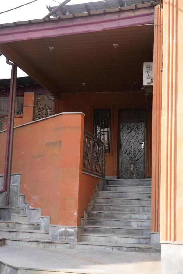 Ivan House Appartamento Erevan Esterno foto